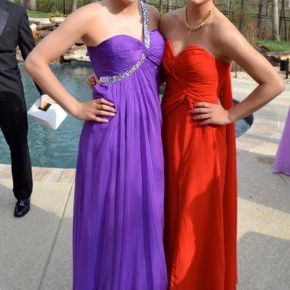 La Femme Prom Dress - Picture 10 of 10